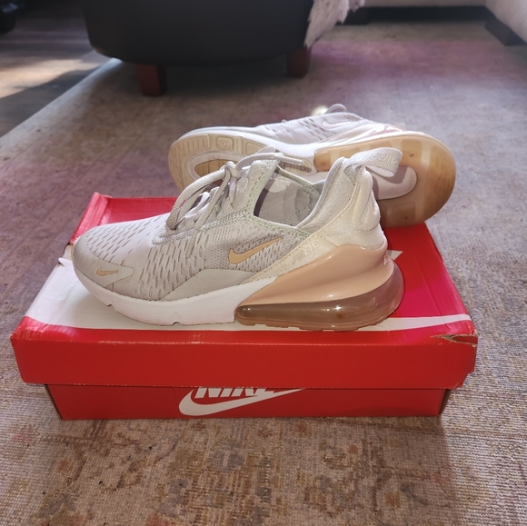 Womens Nike Airmax 270 cream off white - Picture 4 of 7